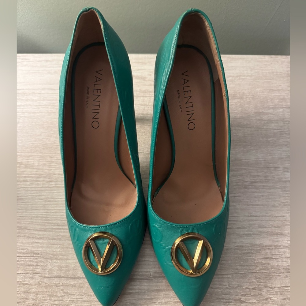 Mario Valentino Green Leather Heels with Gold Detail